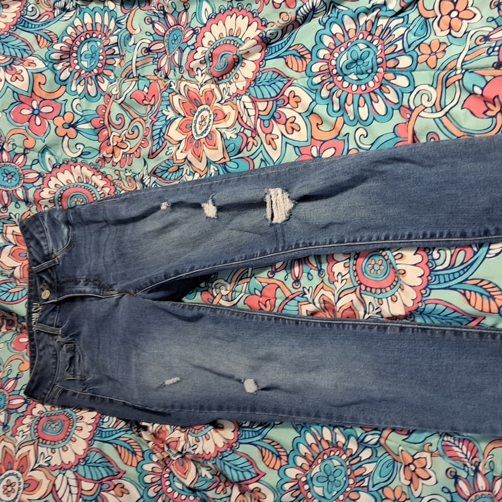 Riped skinny jeans